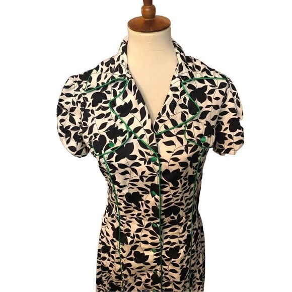 Retro vintage Marianne black and white floral button front with green satin butt - Picture 6 of 16